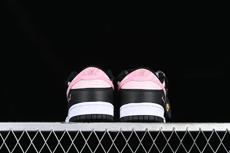 All Categories Nk SB Dunk Series Nk SB Dunk Low Low-top sneakers Gift box Nk Dunk Low Raspberry Black Pink Valentine's Day Customized version of deconstructed strap casual sneakers CW1590-100